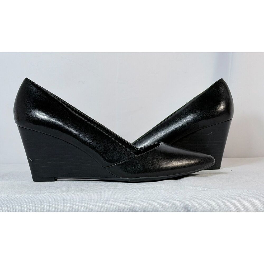 Franco Sarto Leather Slip on Heels 2.5" Women Pointed Toe Work Basic Size 7 EUC